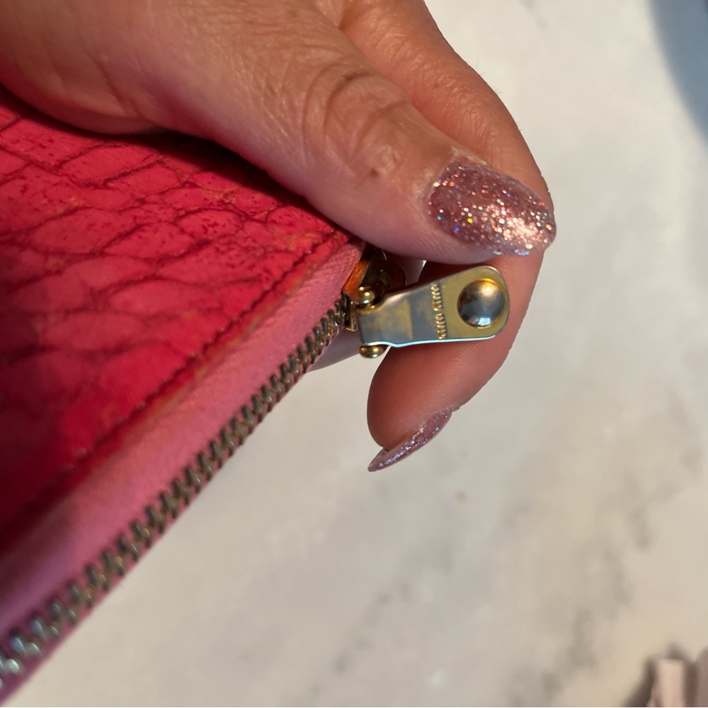 Miu Miu Pink Crocodile-Embossed Wallet - Picture 7 of 10